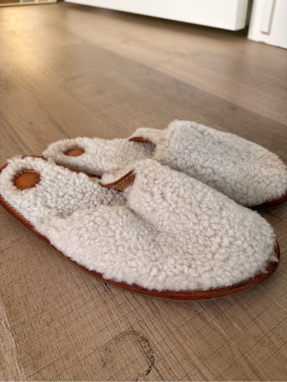 Lindquist Object slippers